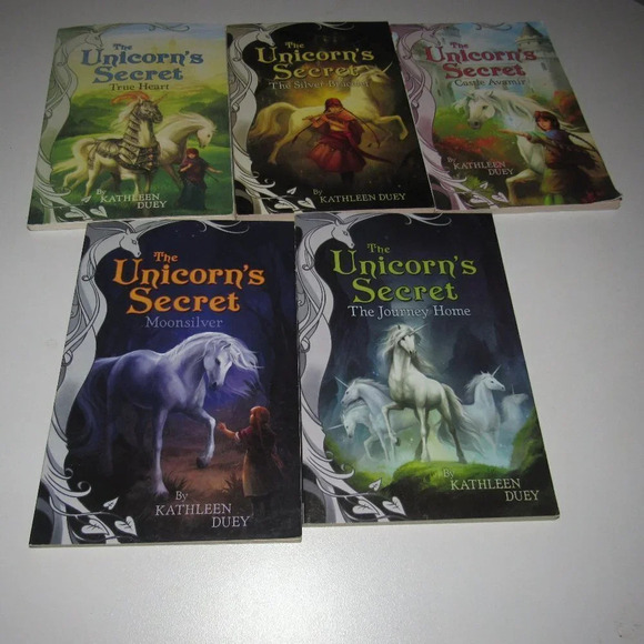 Set of (5) THE UNICORN’S SECRET Chapter Books by Kathleen Duey (Ages 7-10) - Picture 1 of 4